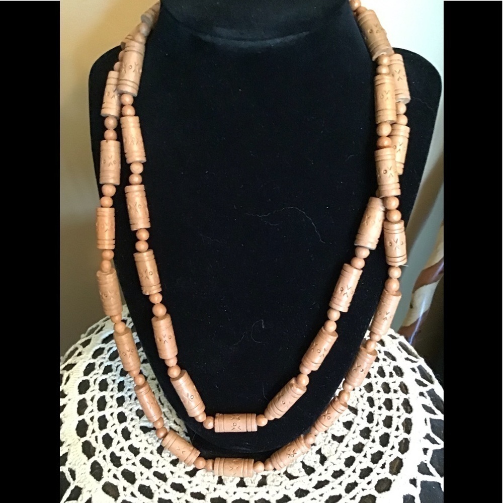 3/$15💐WOOD bead Necklace